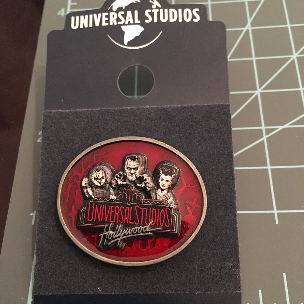 NWT! HHN Universal Studios Hollywood Lapel Pin. Universal Monsters & Chucky